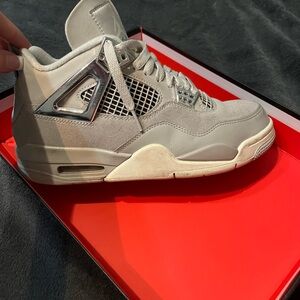 Women’s Air Jordan 4 retro “Frozen Moments”